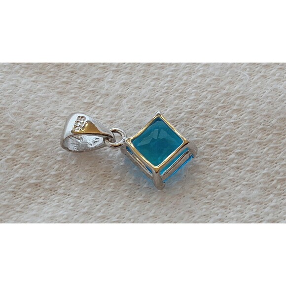 Sterling Silver 7mm Simulated Princess Cut Blue CZ Necklace Pendant 3/4 in - Picture 5 of 7